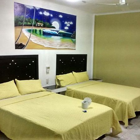 Hotel Arturo'S Сиуатанехо Экстерьер фото