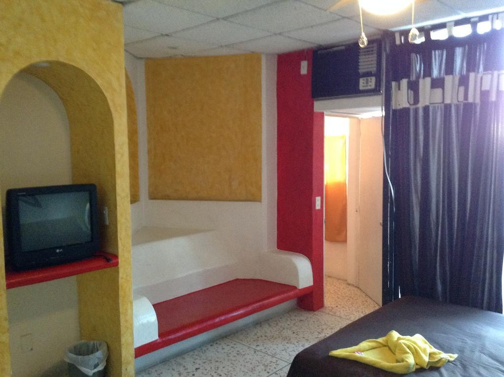 Hotel Arturo'S Сиуатанехо Экстерьер фото